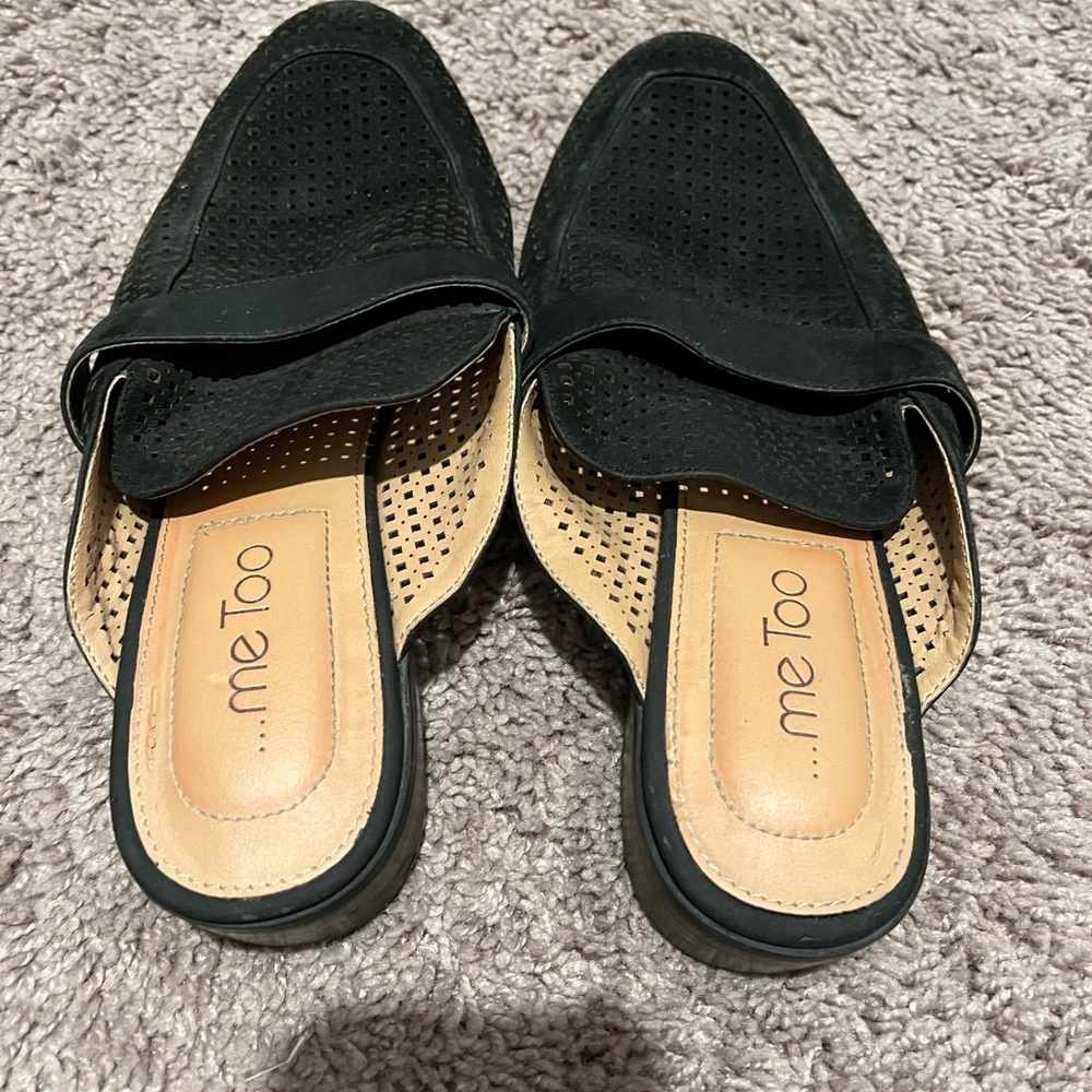 ✨SALE✨ MeToo Jaden Black Suede Perforated Mules